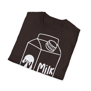 T-shirt Unisex PARZIALMENTE STREMATO Stile Casual unisce comfort e stile moderno. Perfetta per outfit quotidiani, relax o streetwear con un tocco ironico.