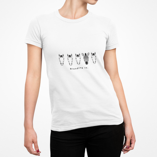 Blending In. T-shirt donna | grafica zebra cavalli | maglia ironica animali